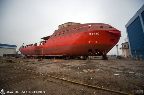 破败中崛起 高清镜头下的俄废弃造船厂改造救援船与拆解作业纪实